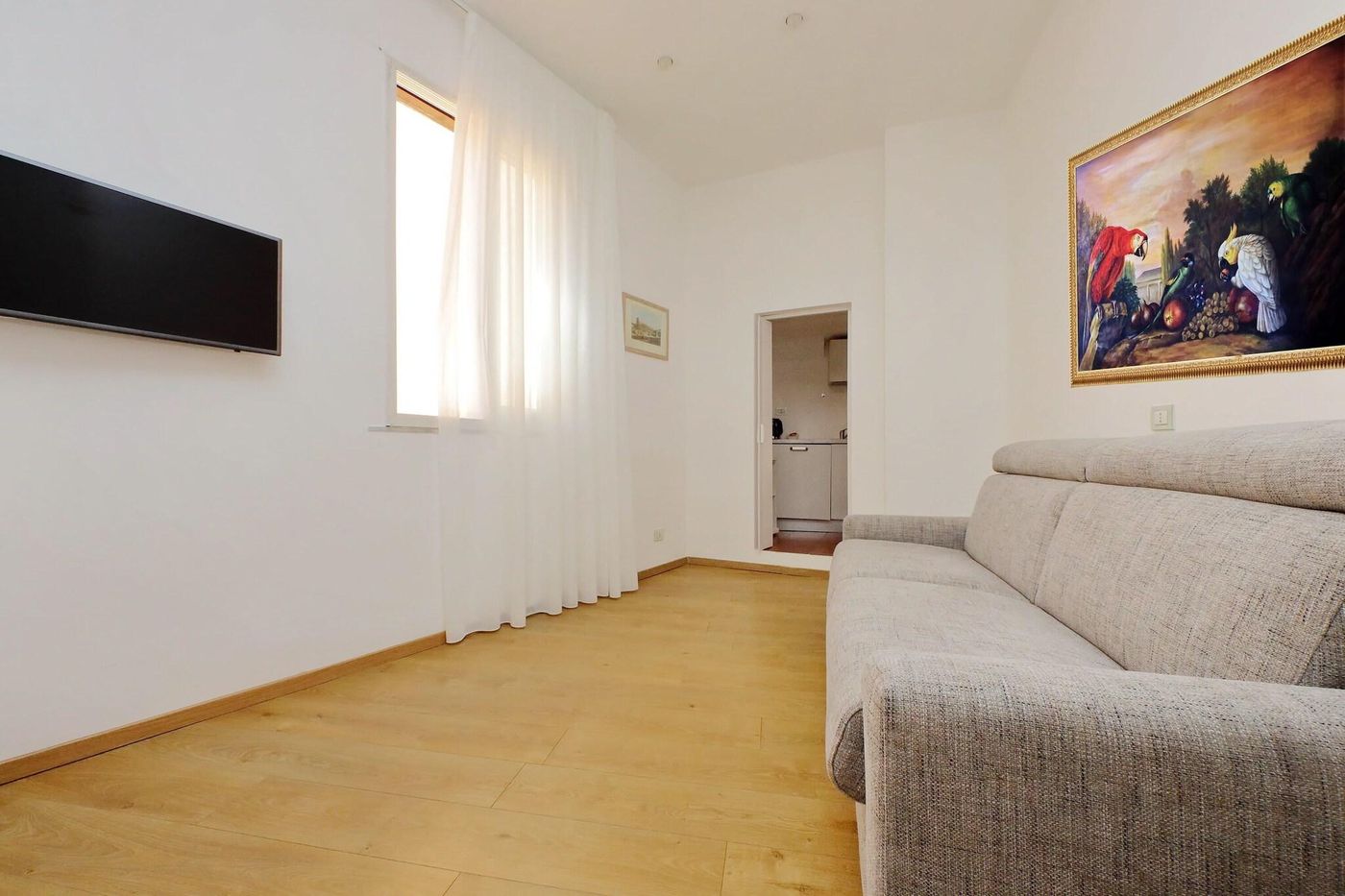 Trevi-Rome-Suite-Room-40