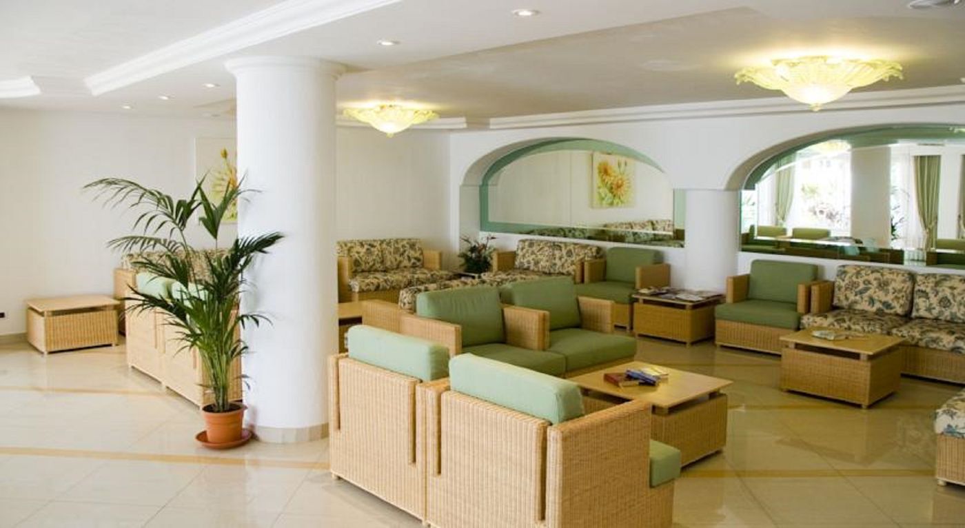 Esquinzo-Monte-del-Mar-Lobby-55