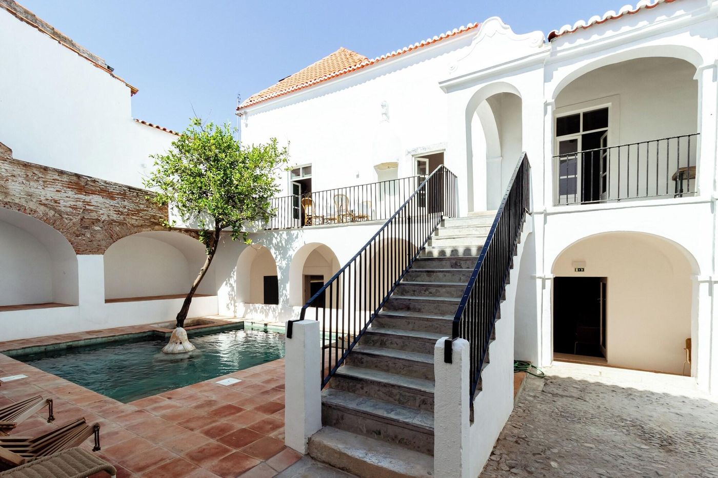 Amada-Moura-General-view-1