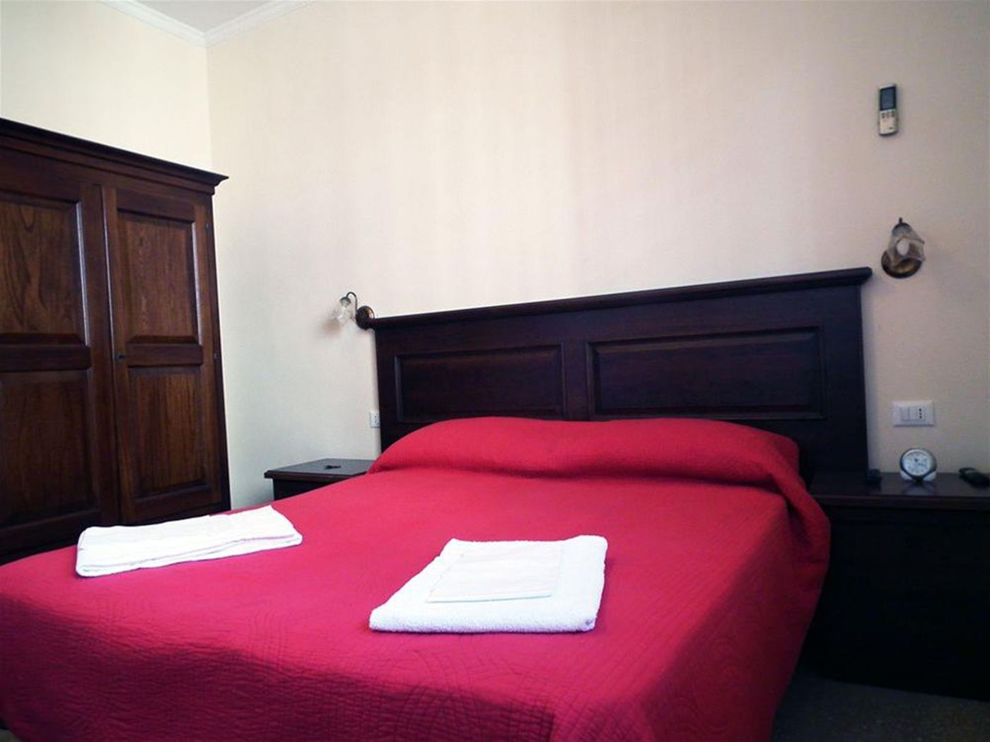 Anthony-B-B-General-view-14