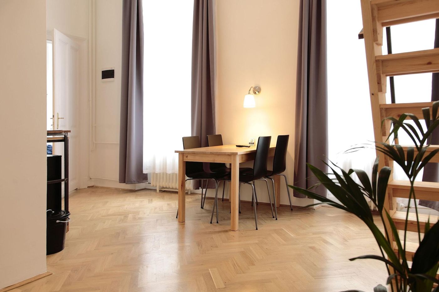 Maverick-Apartments---Vintage-Doubles-Room-13