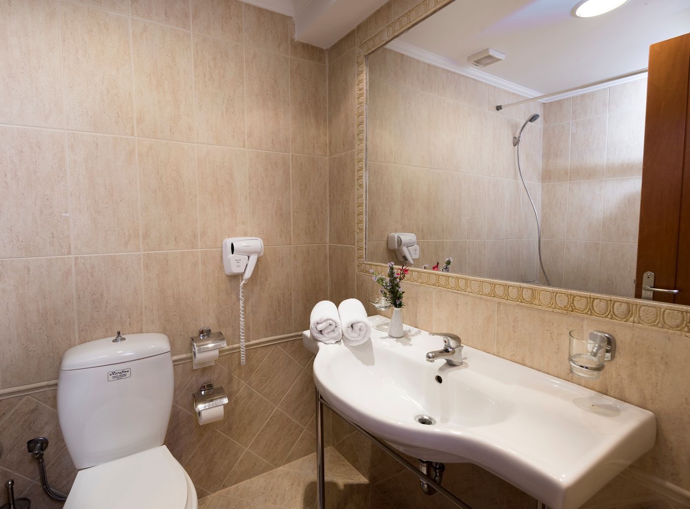 Avalon-Hotel-Room-28