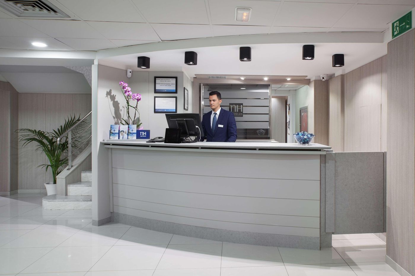 NH-Las-Palmas-Playa-las-Canteras-Lobby-28