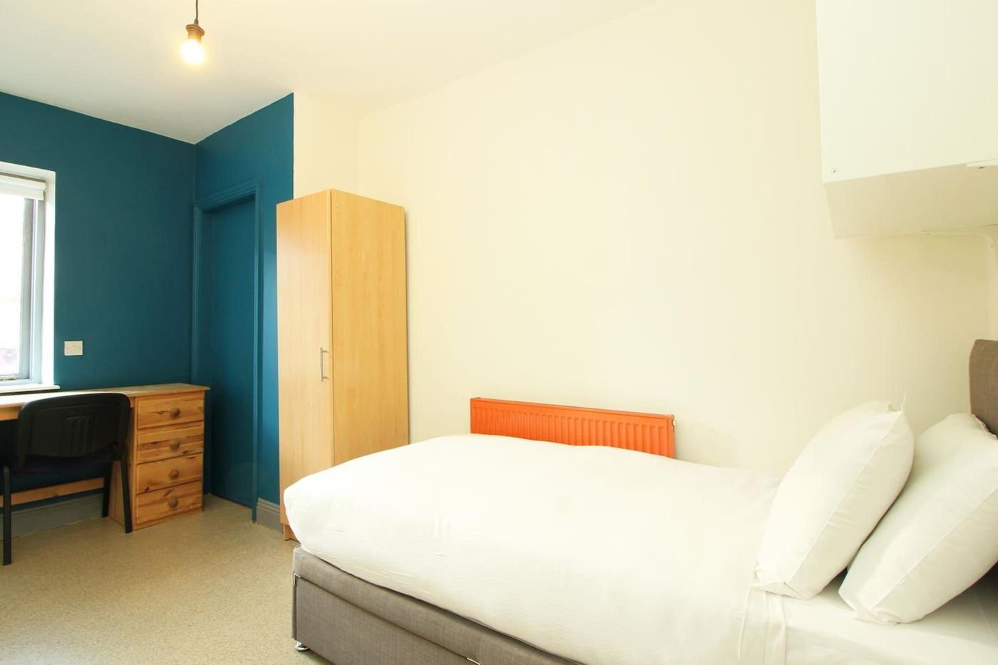 Tom-Dick-and-Harriet-s-Room-12