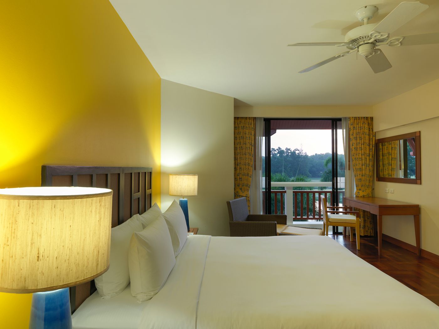 HOMM-Suites-Laguna---a-brand-of-Banyan-Group-Room-28
