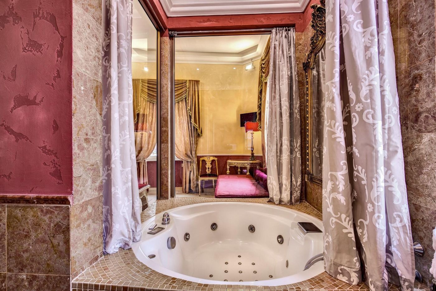 Romanico-Palace-Luxury-Hotel---Spa-Room-38