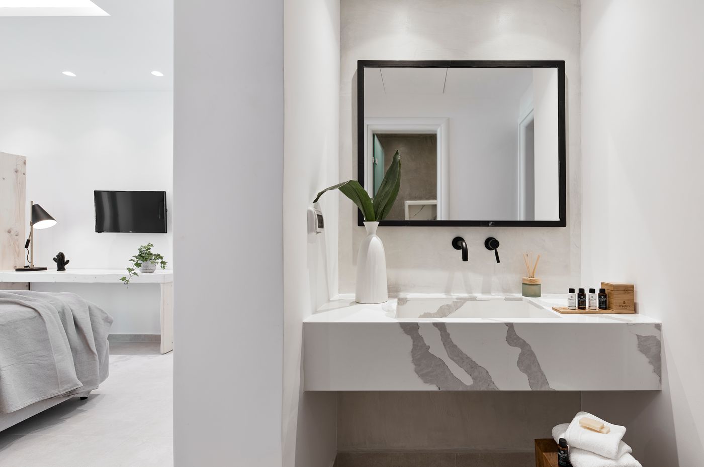 Phos-The-Boutique-Luxury-Hotel---Villas-Room-26