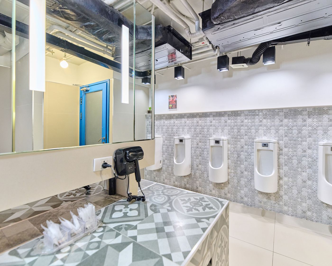 Lub-D-Phuket-Patong-Room-52