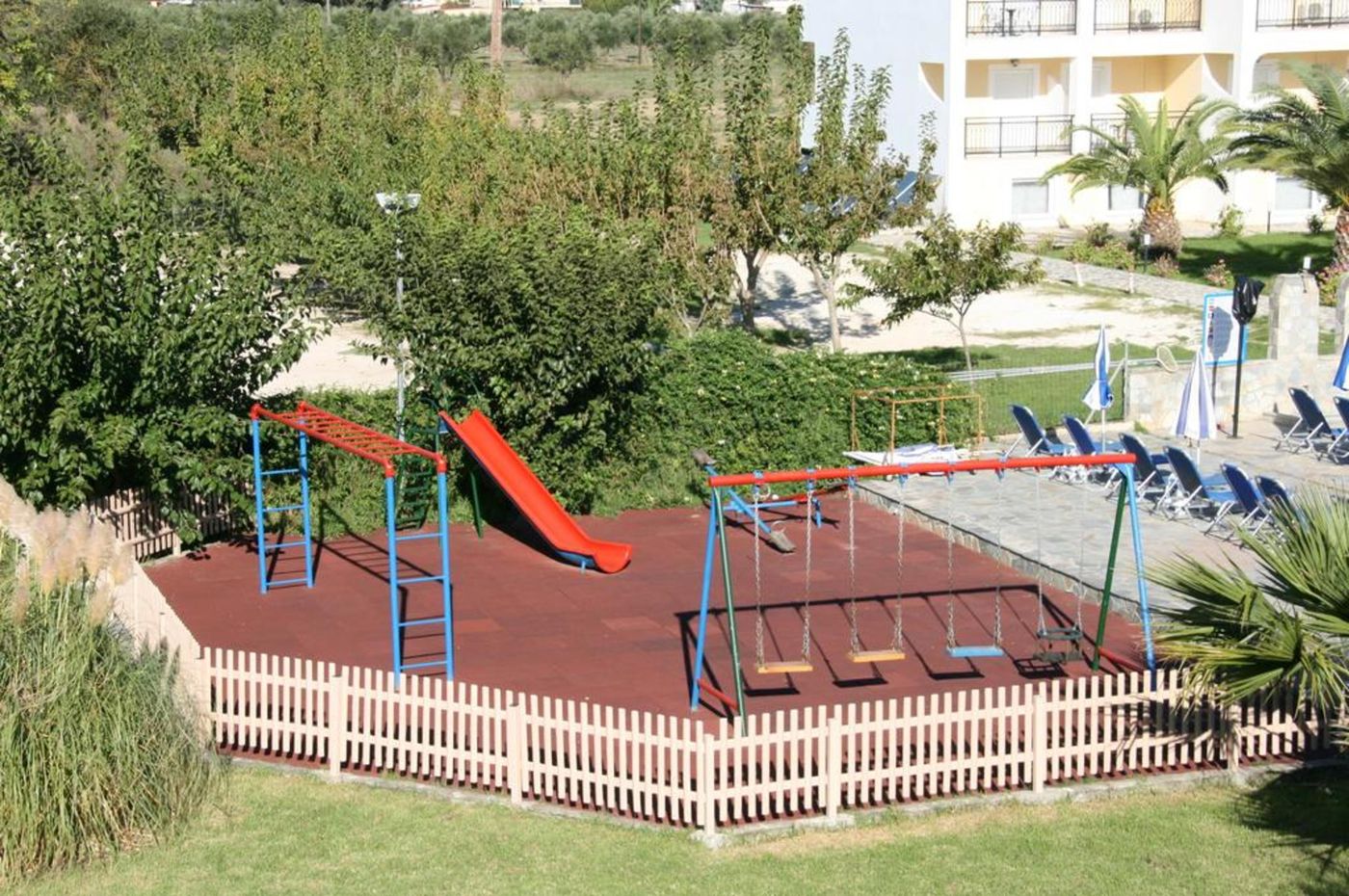 Village-Inn-Studios-and-Apartments-Sports-and-Entertainment-26