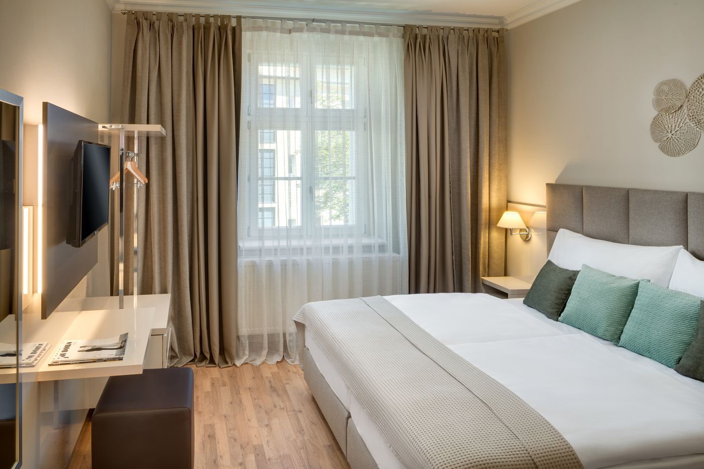 Louren-Apartments-Room-9