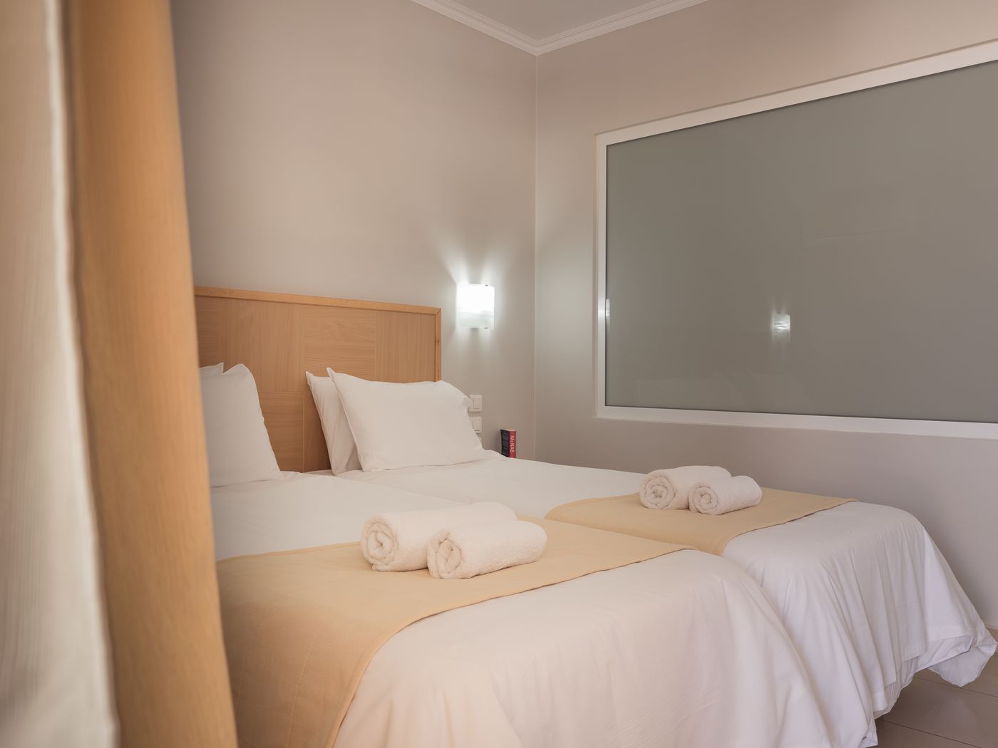 Tsilivi-Admiral-Room-12