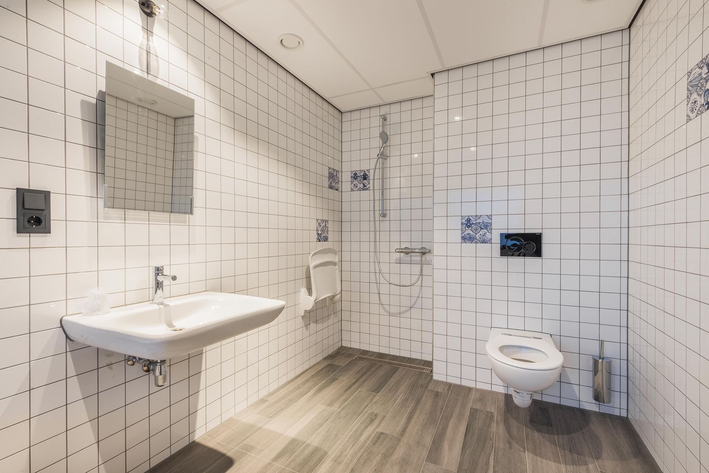 Urban-Lodge-Hotel-Room-47