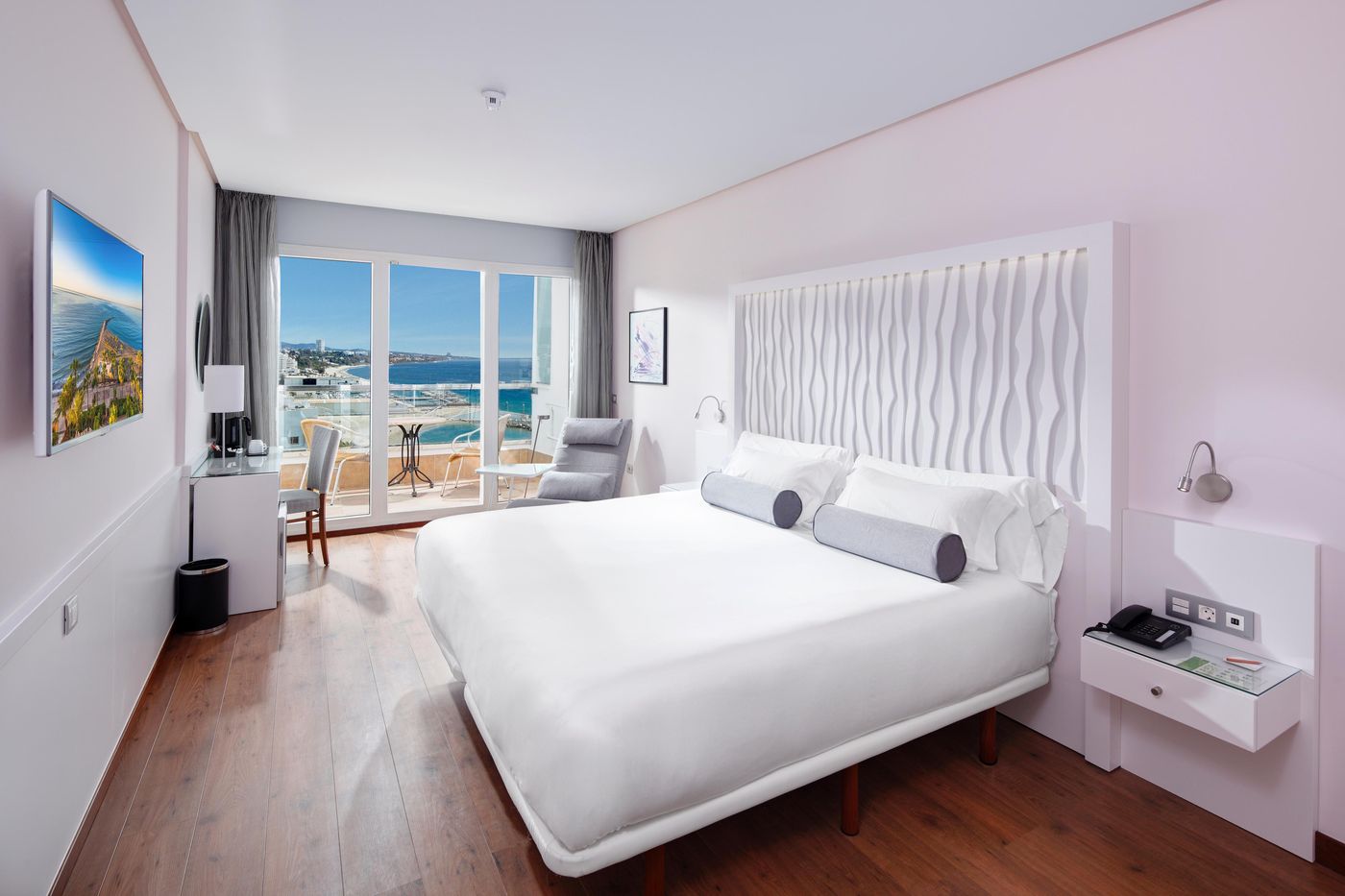 Am----re-Marbella-Beach-Hotel-Room-22