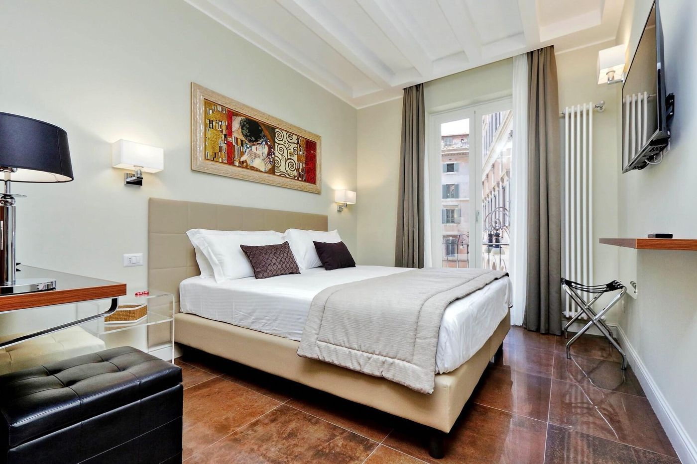 Piazza-Venezia-Grand-Suite-Room-3
