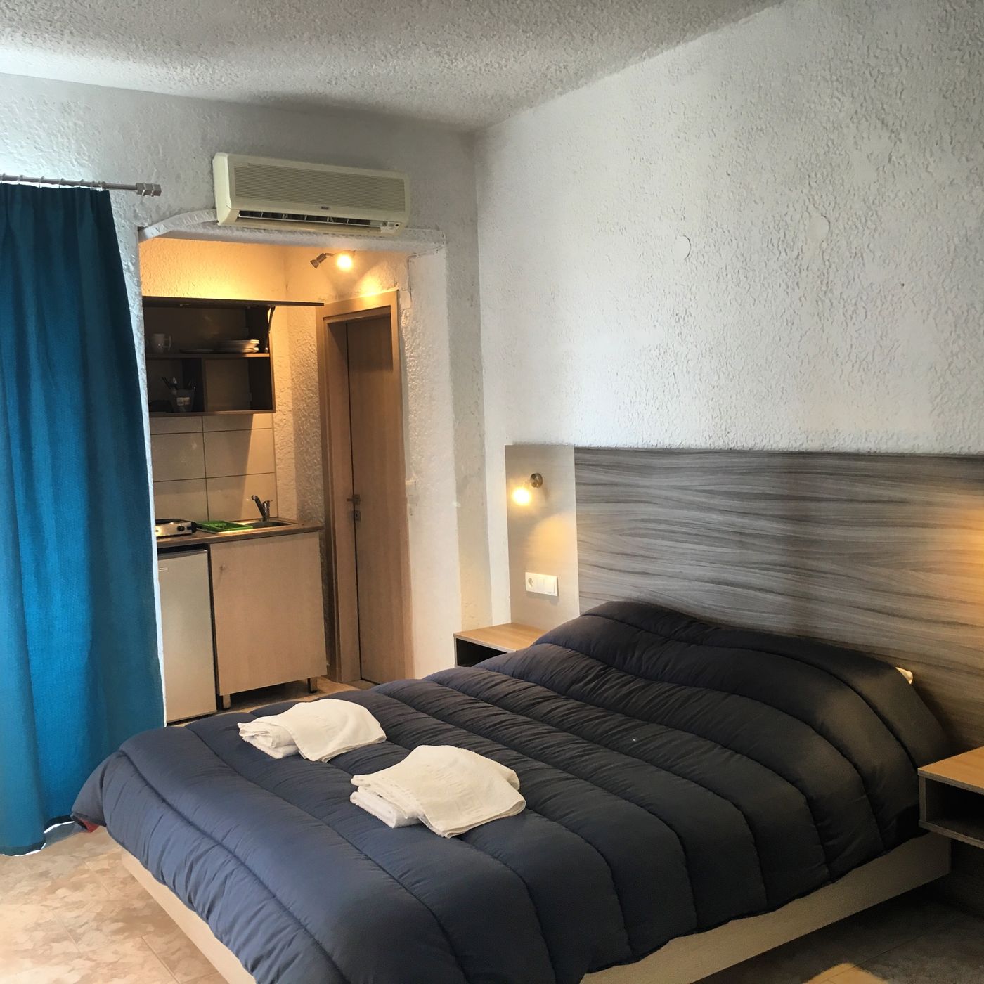 Anika-Studios-Room-12