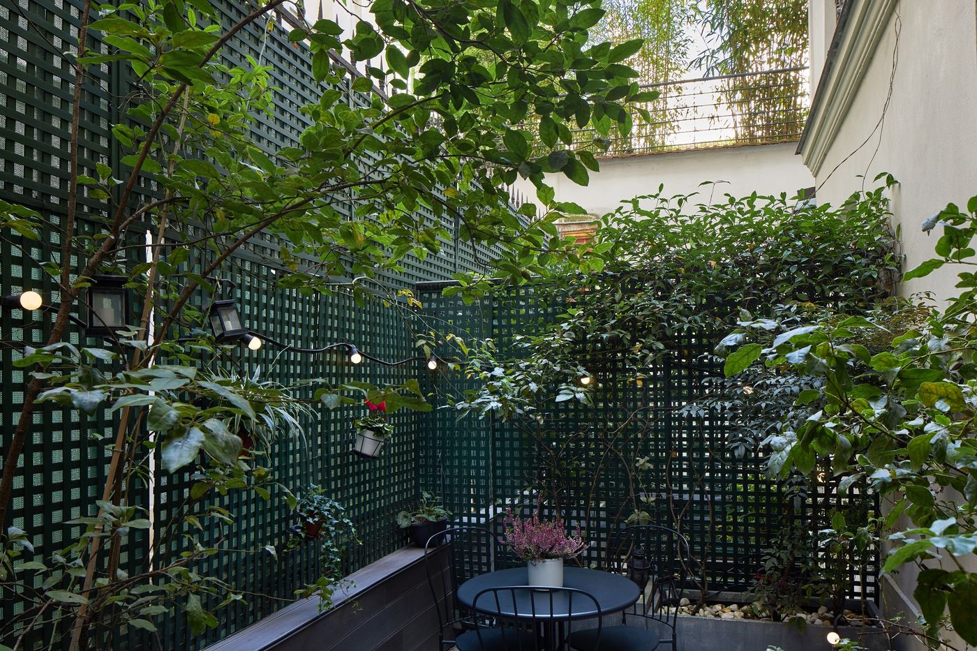 Les-Plumes-Hotel-Lobby-31