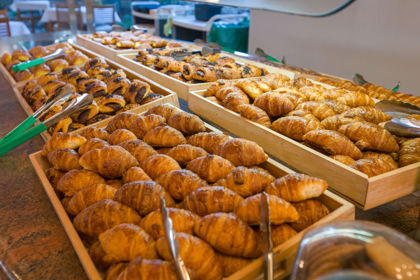 06.1 breakfast buffet.jpg