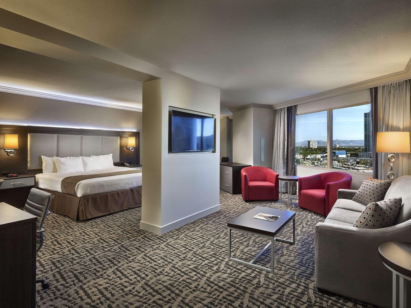 The-Strat-Hotel--Casino---Tower-Room-30