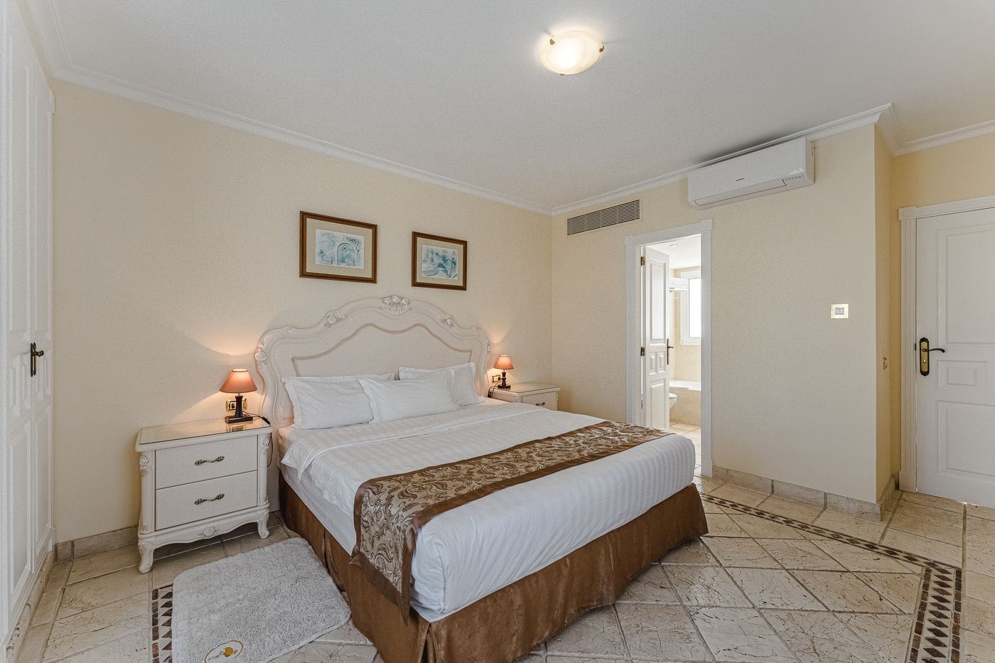 Flamingo-Suites-Room-49