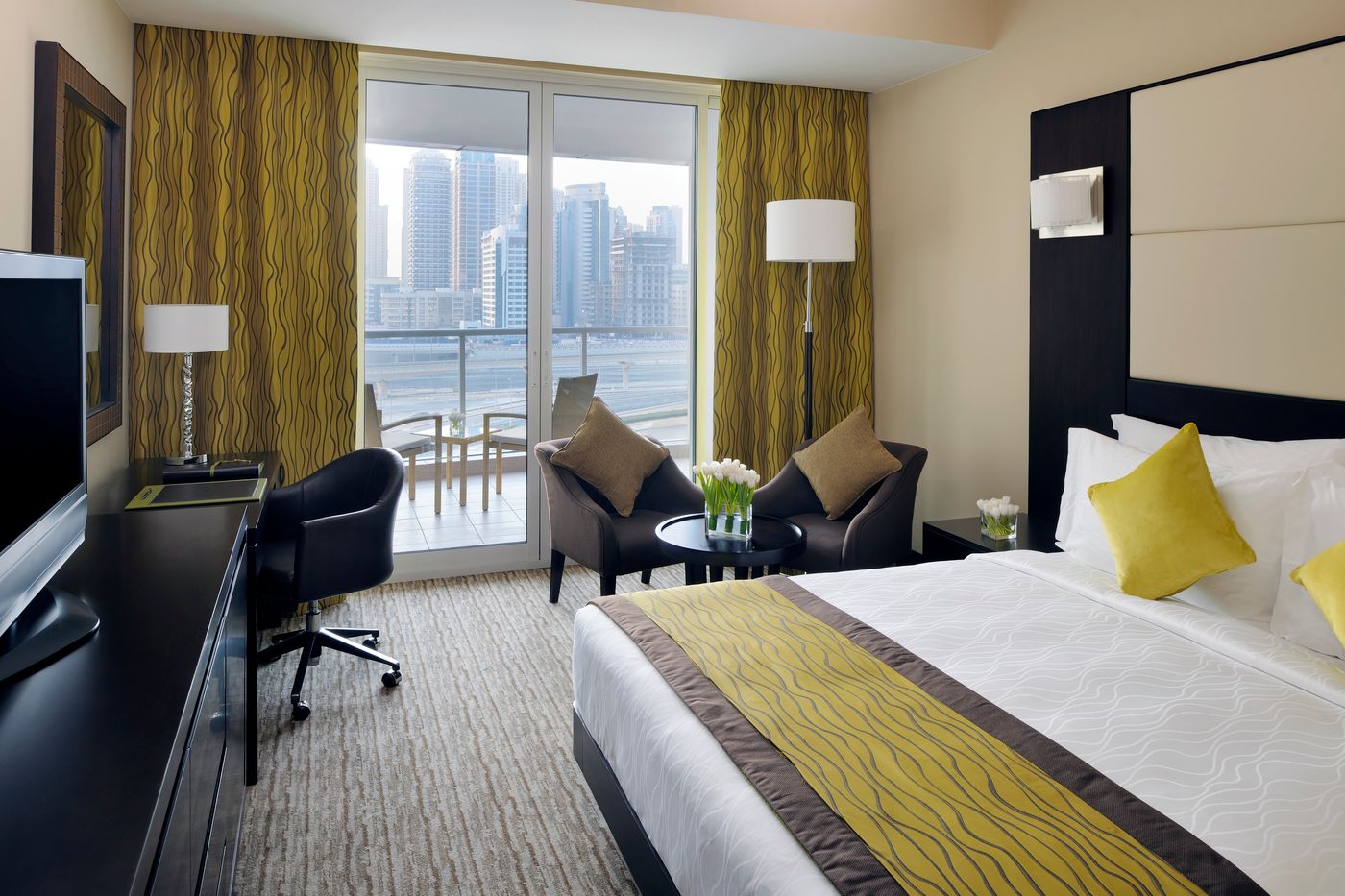 Movenpick-Hotel-Jumeirah-Lakes-Towers-Room-10