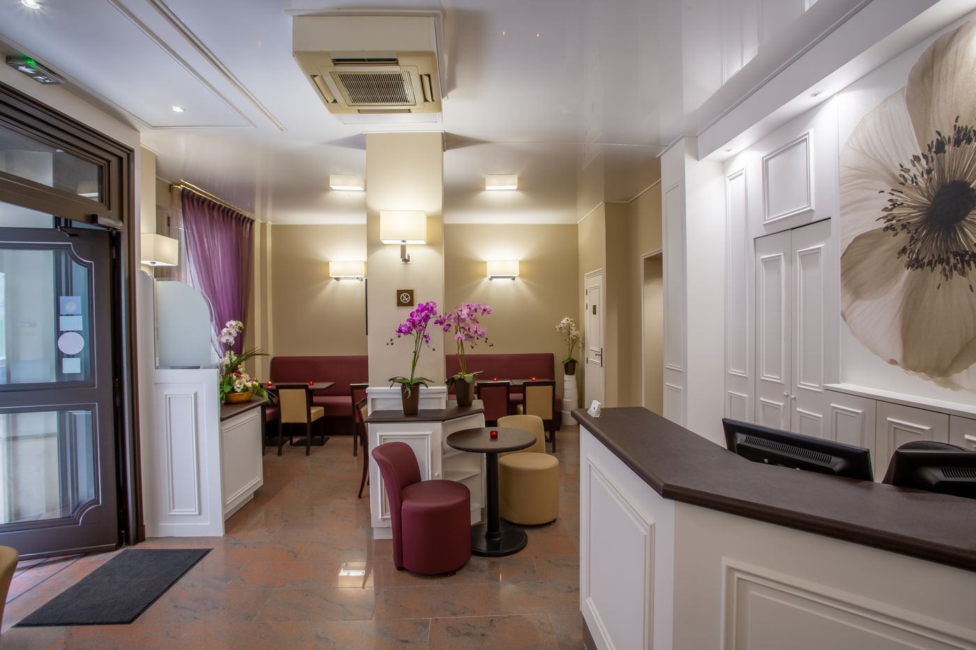 Hotel-Vivaldi-Lobby-10