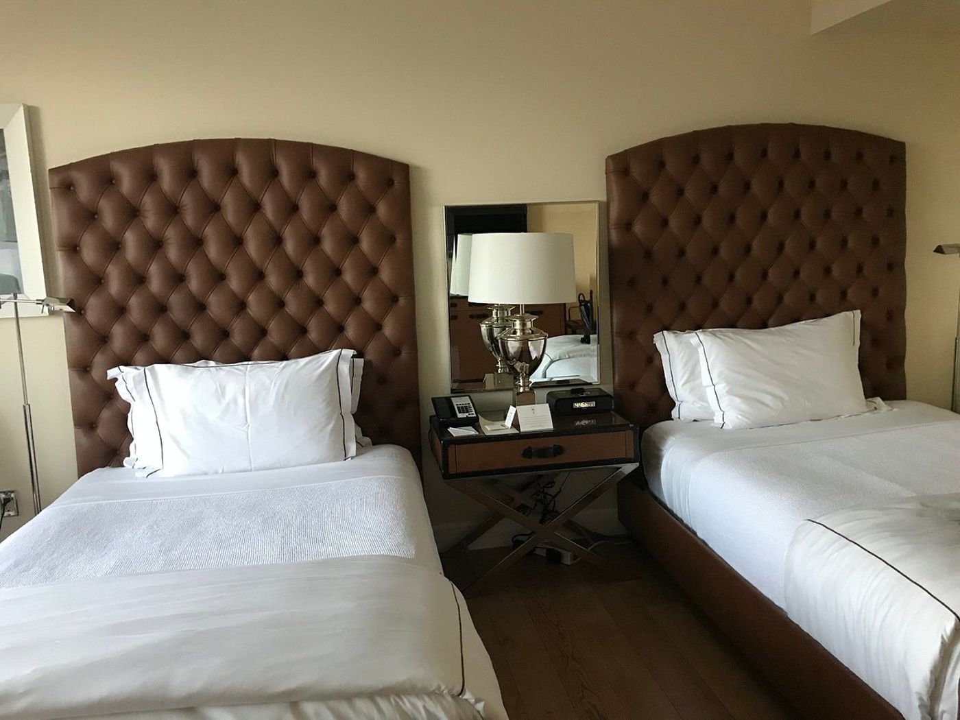 Cameo-Beverly-Hills-Room-42