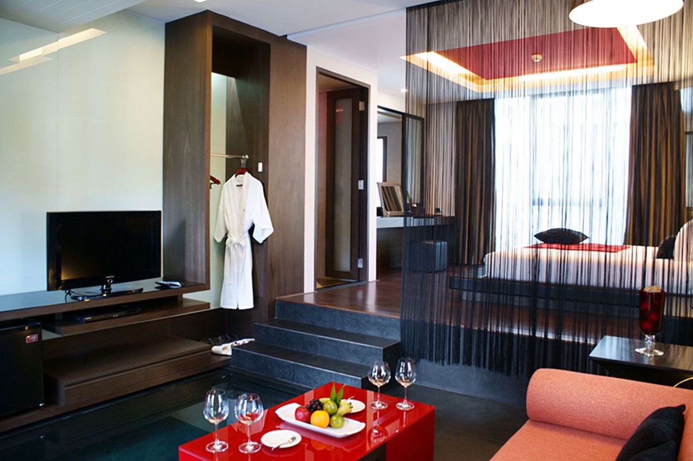 Z Through by The Zign