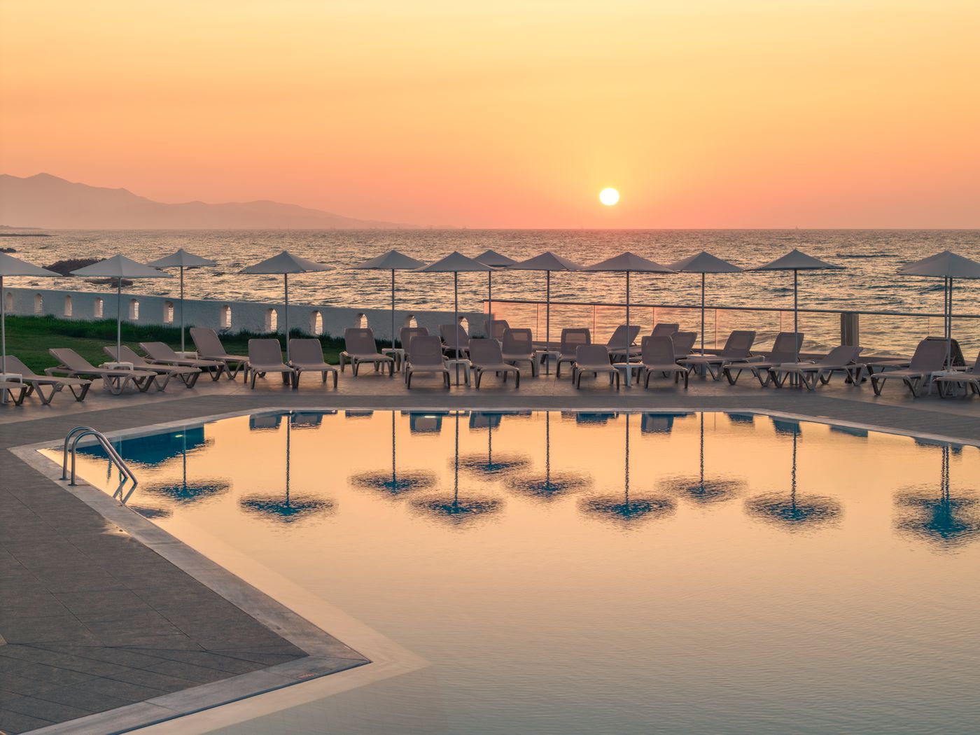 Themis-Beach-Hotel-Pool-9