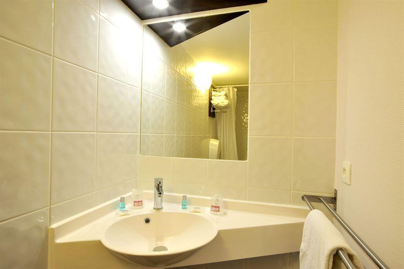 Brit Hotel Lyon Dardilly - France - DARDILLY - General view - 1