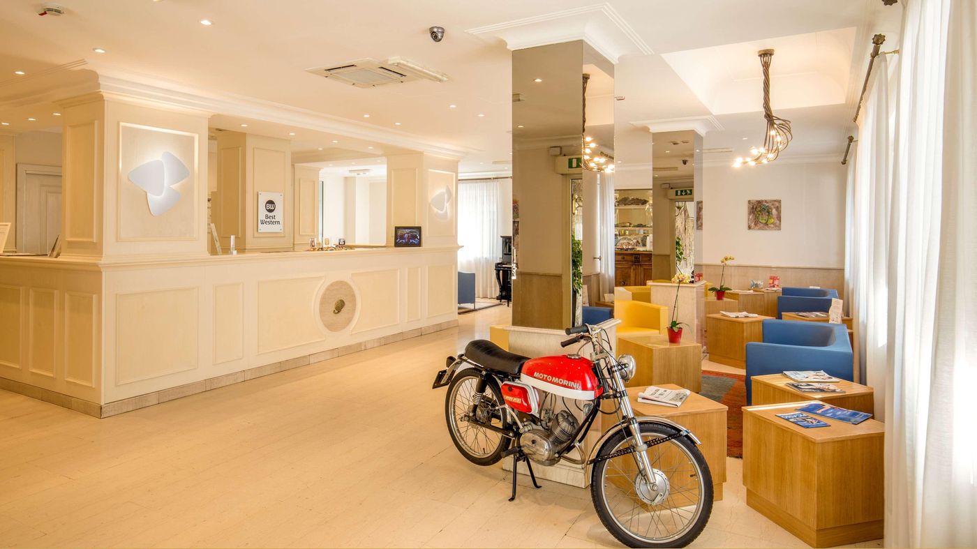 Best-Western-Globus-Lobby-1