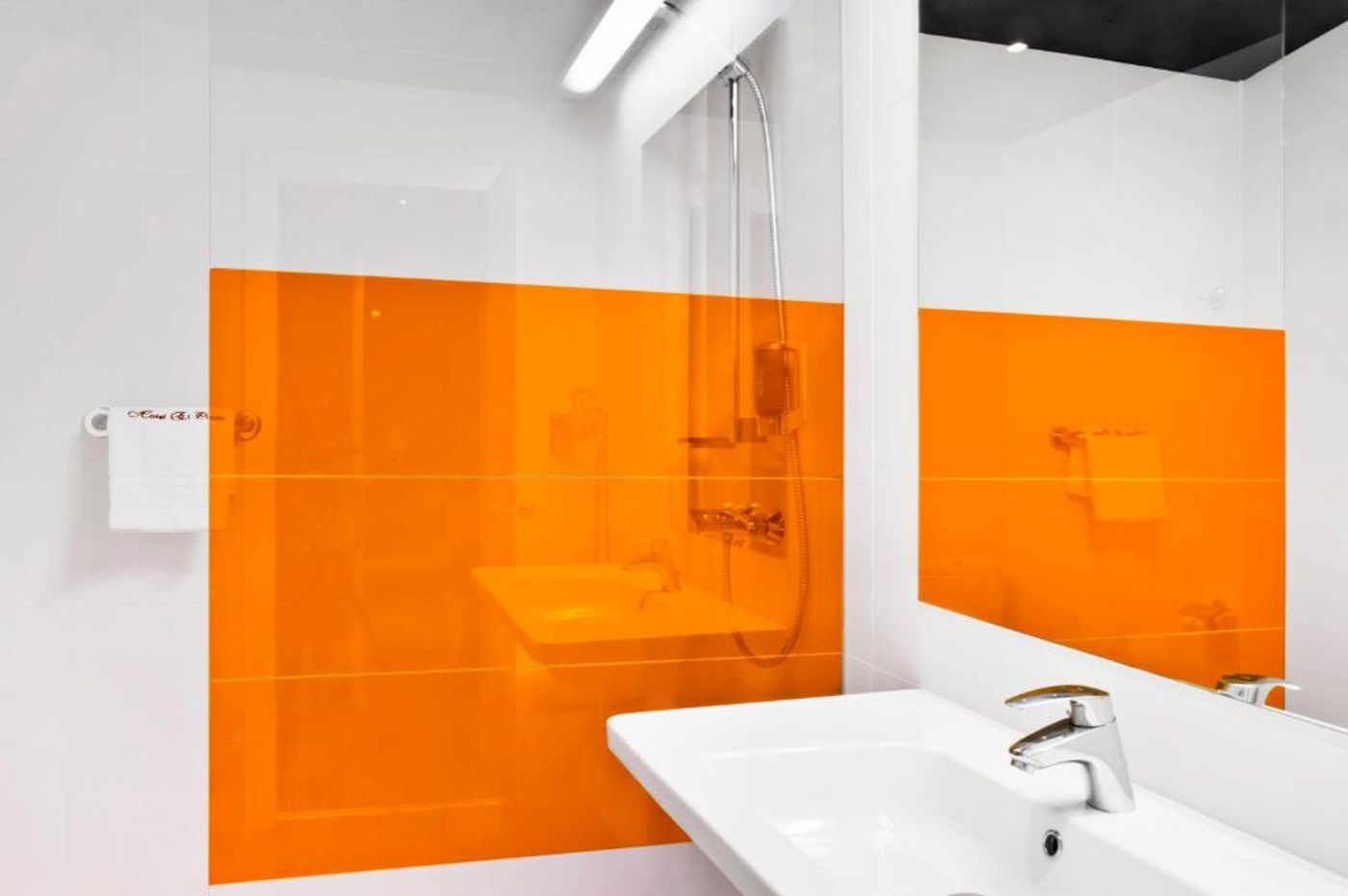 Ibis-Styles-Madrid-Prado-Room-45