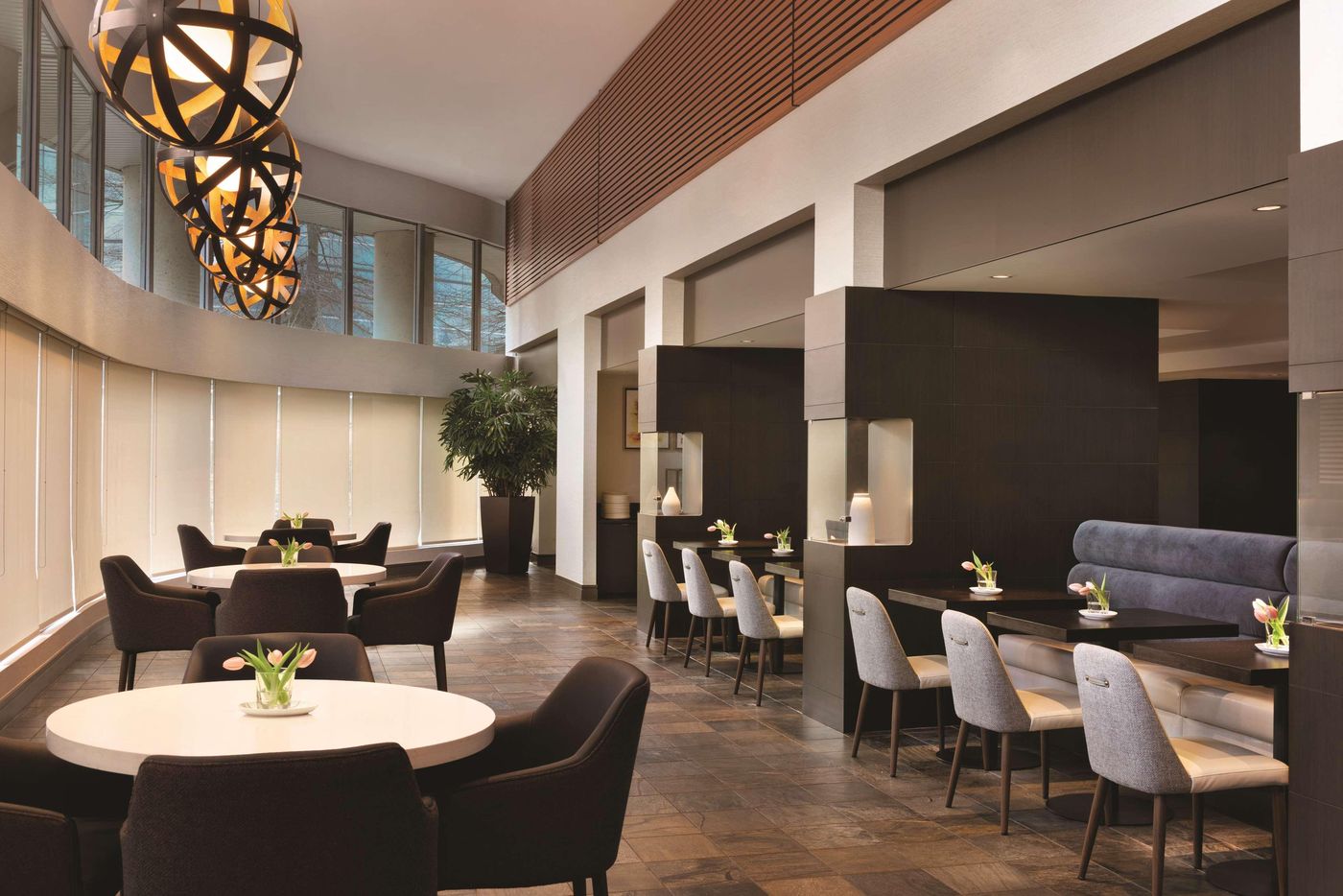 Radisson-Hotel-Vancouver-Airport-Restaurant-13