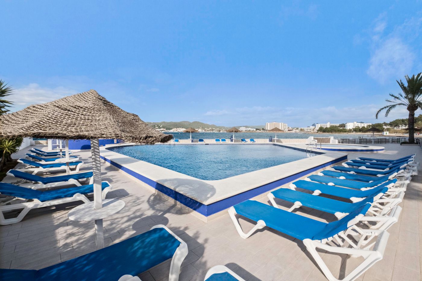 Azuline-Hotel-Mar-Amantis-Pool-10