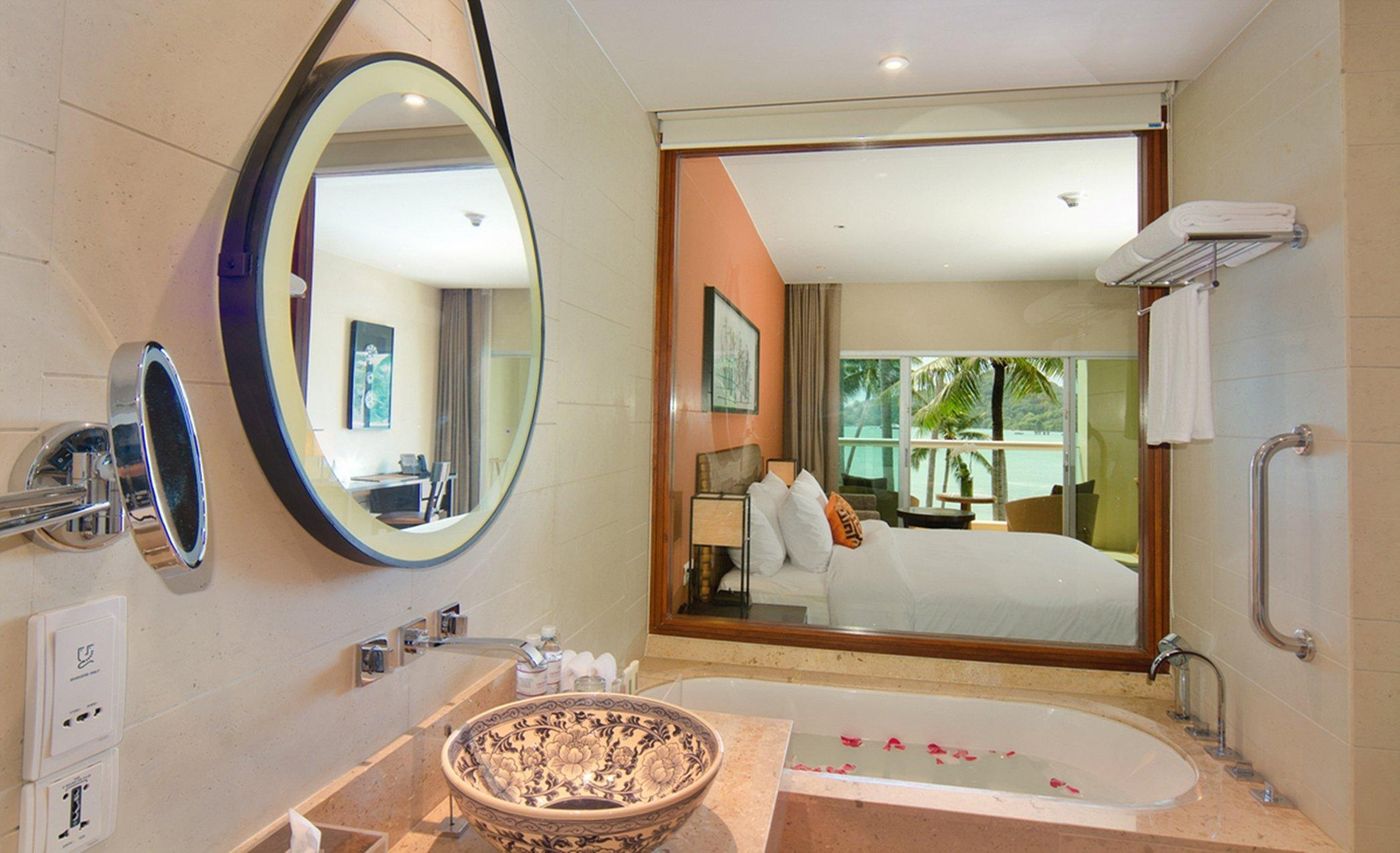 Crowne-Plaza-Phuket-Panwa-Beach-Room-48