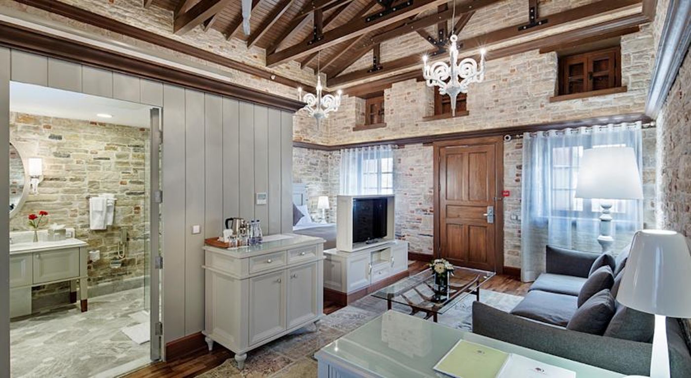 Double Tree By Hilton Kusadasi