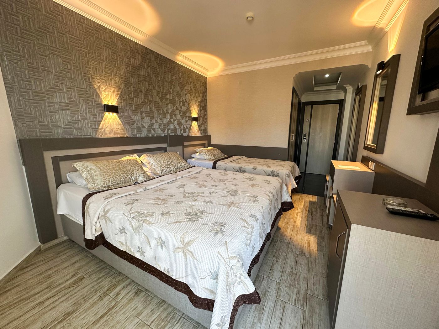 Monte-Carlo-Hotel-Room-11