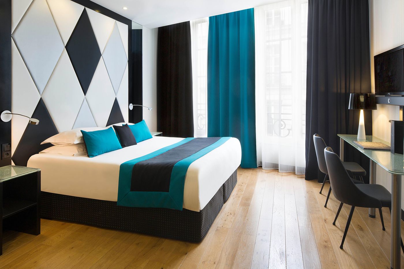 L-Empire-Paris-Room-15