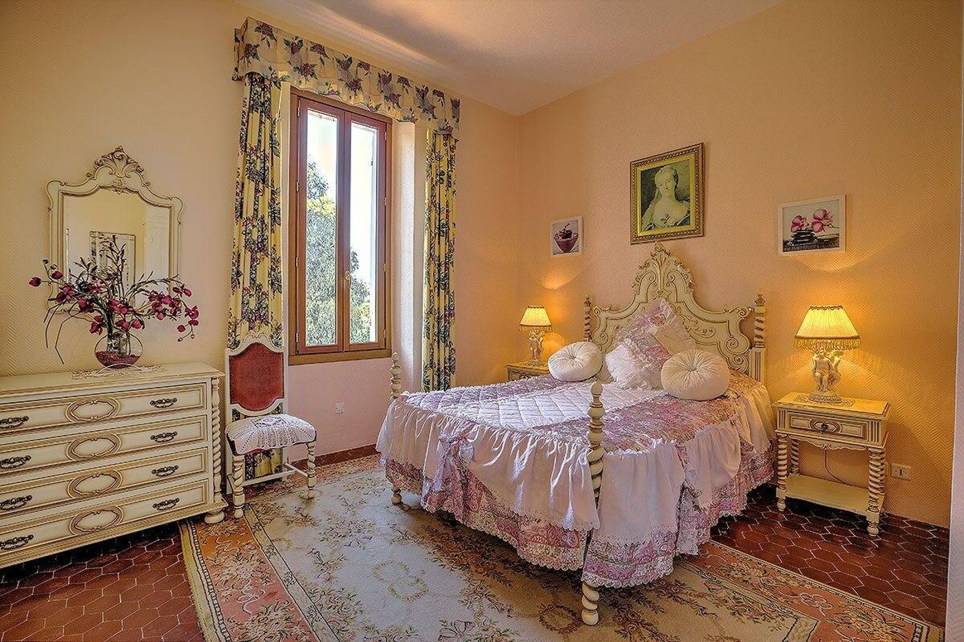 Chateau-de-Mei-Lese-Room-55