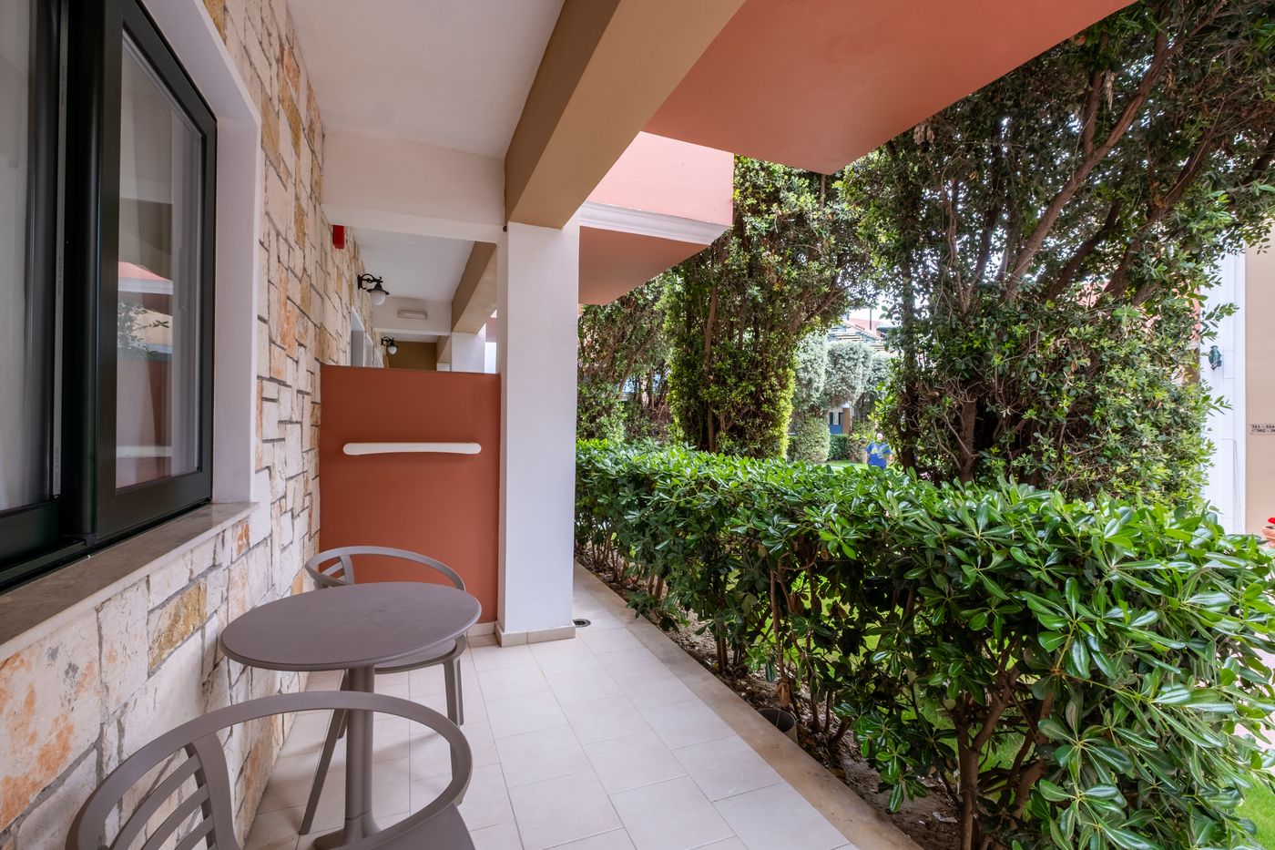 Hotel-Mediterranean-Beach-Room-17