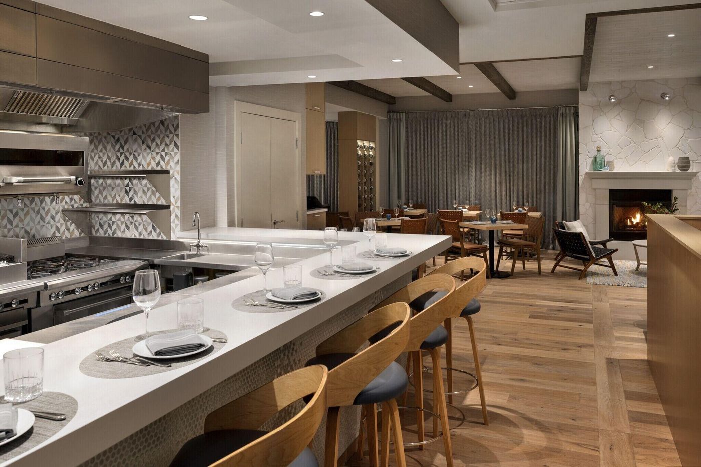 Seaside-Hotel-North-Vancouver-Restaurant-24