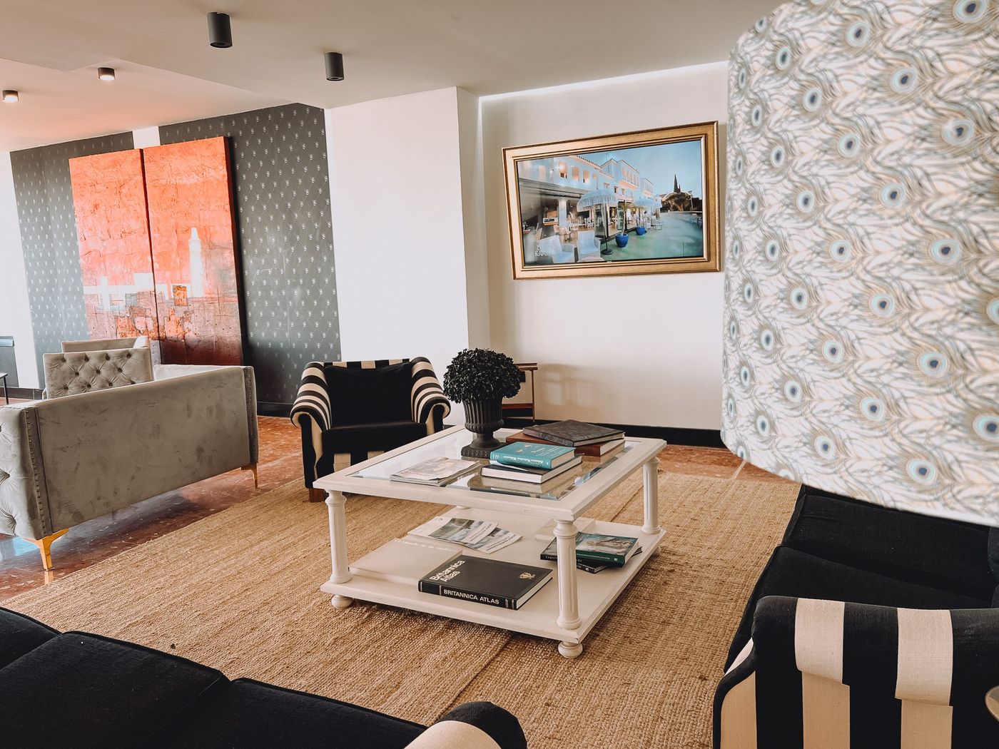 Fay-Victoria-Beach-Lobby-44