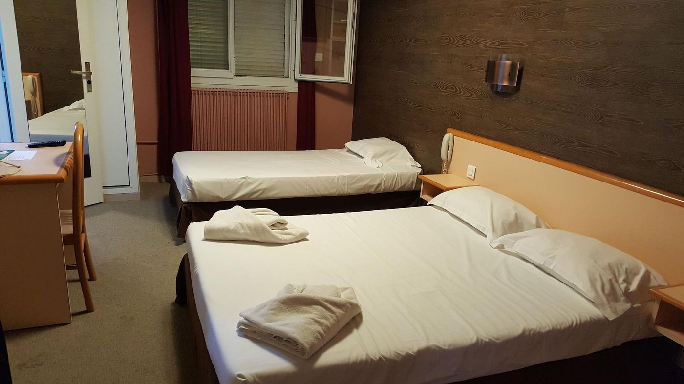 Hotel Les Cigalons-France-MARSEILLE-Room-6