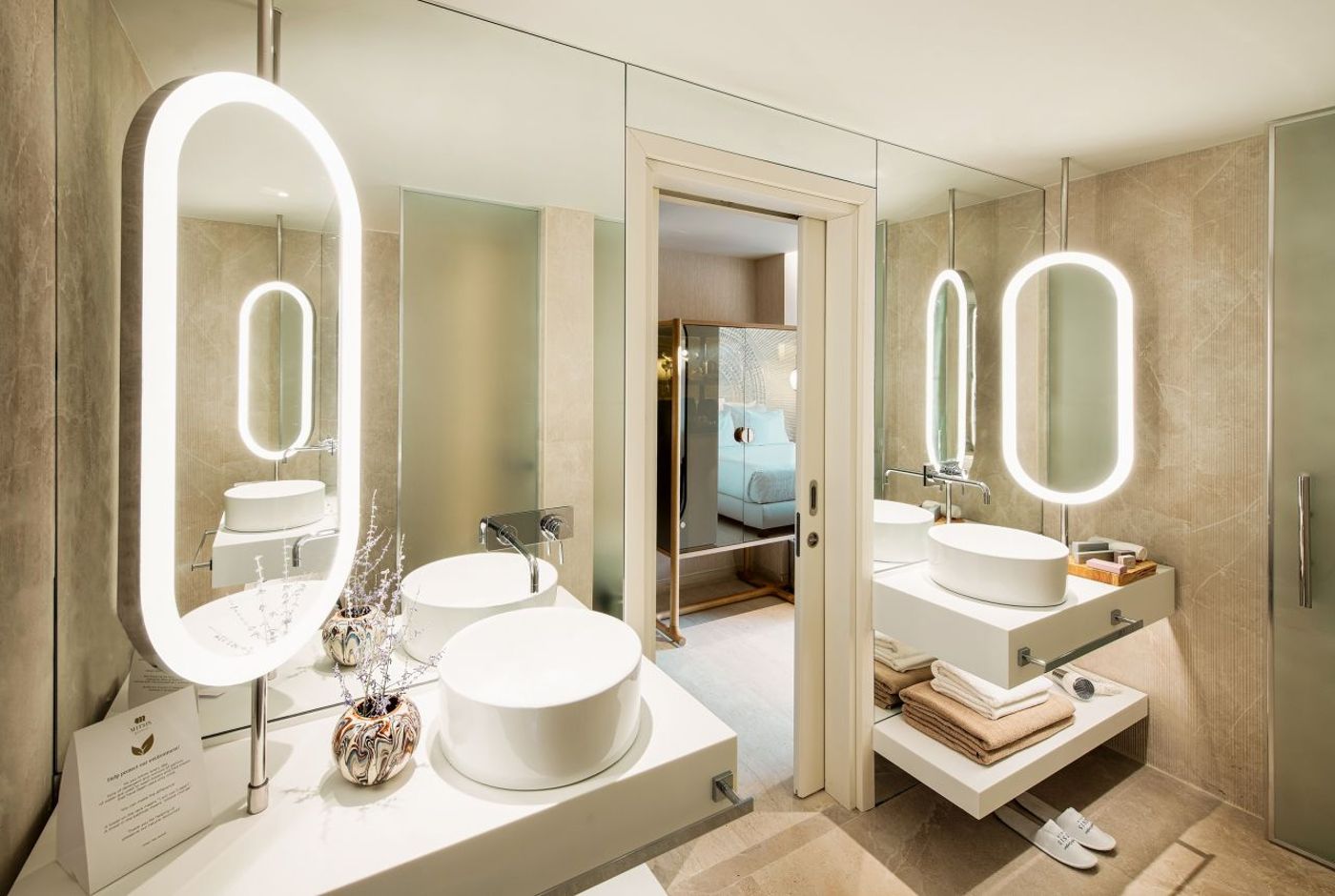 Mitsis-Rinela-Room-46