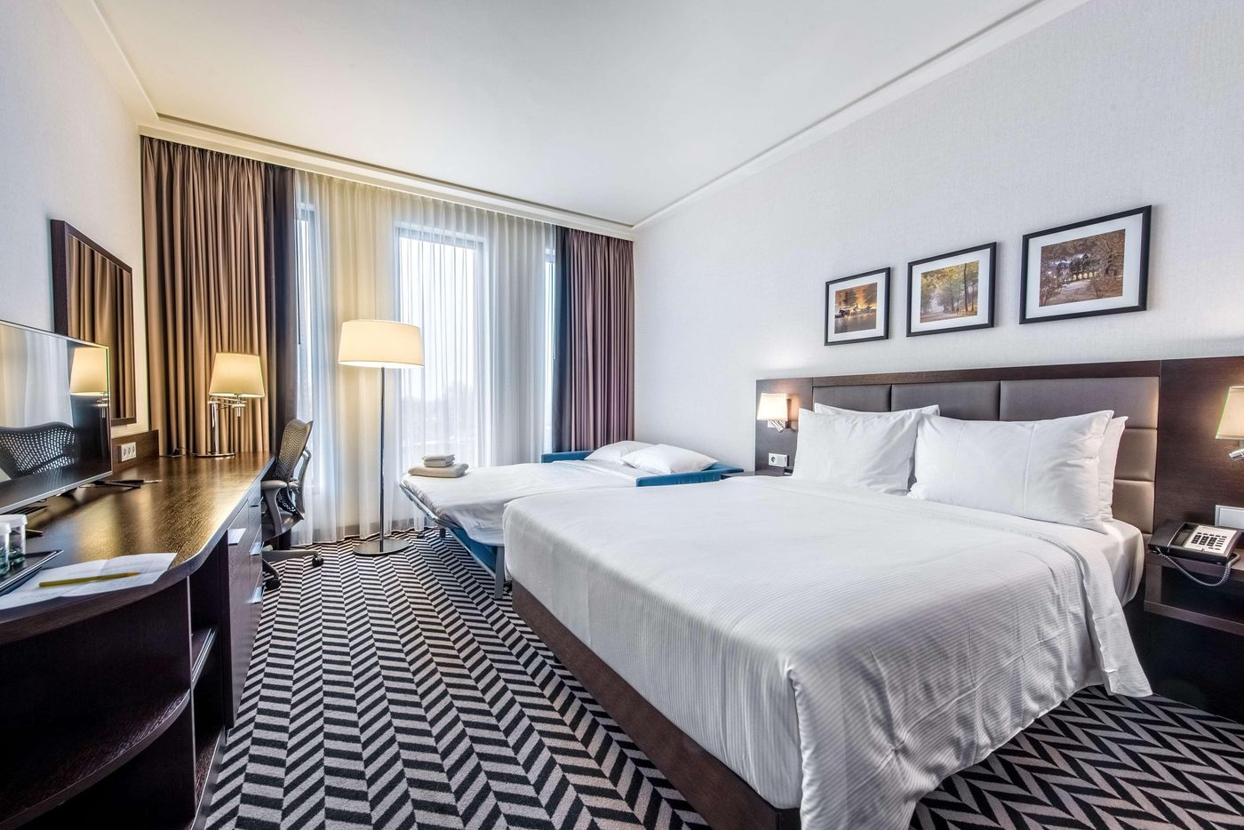 Hilton-Garden-Inn-Krakow-Airport-Room-6