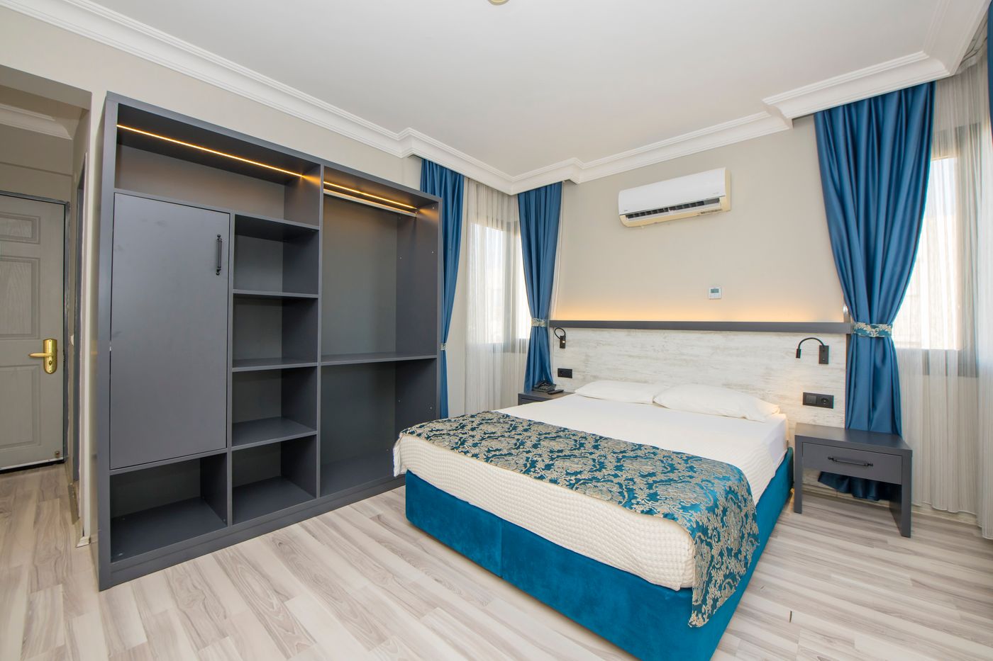 Golden-Moon-Hotel-Room-19