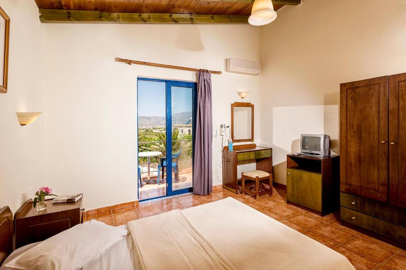 Adelais-Hotel-Room-12