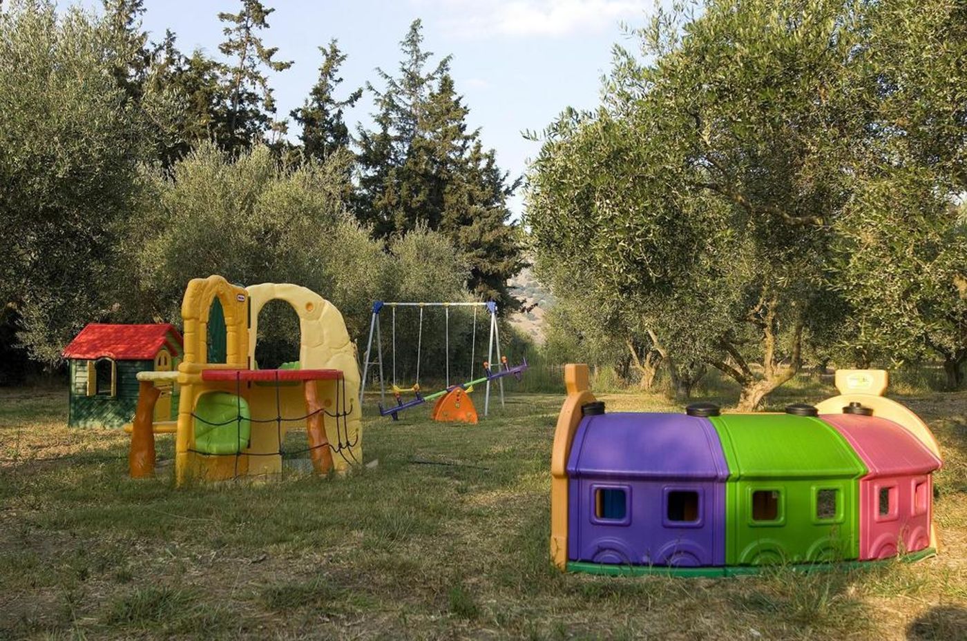 Vardis Olive Garden Hotel