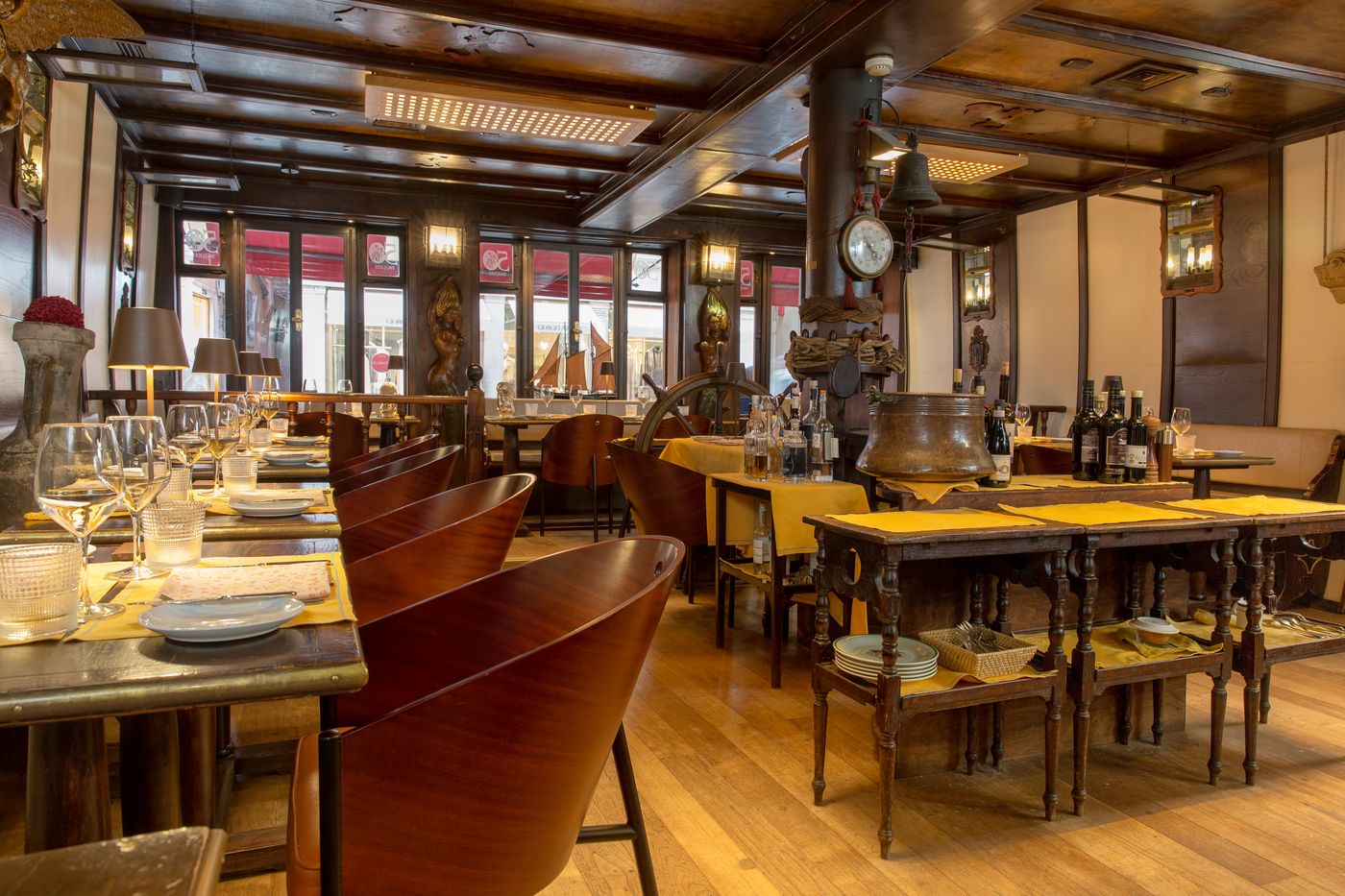 Saturnia---International-Restaurant-45