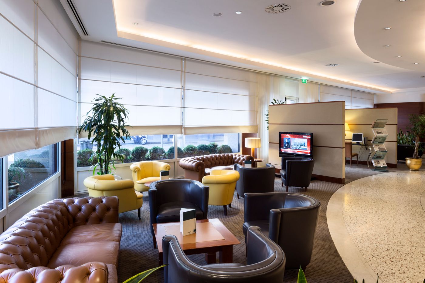 Unahotels-Cusani-Milano-Lobby-1