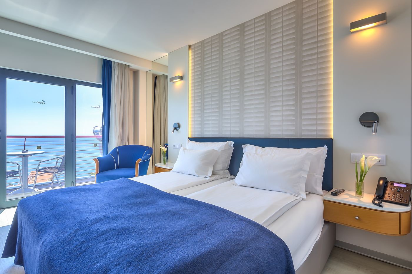 The-Views-Monumental-Room-15